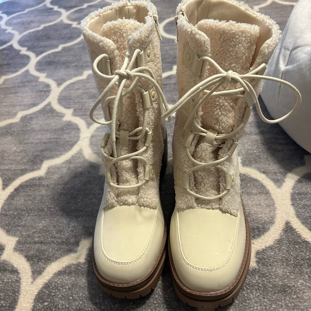 MIA Cream Lace-Up Sherpa Winter Boots